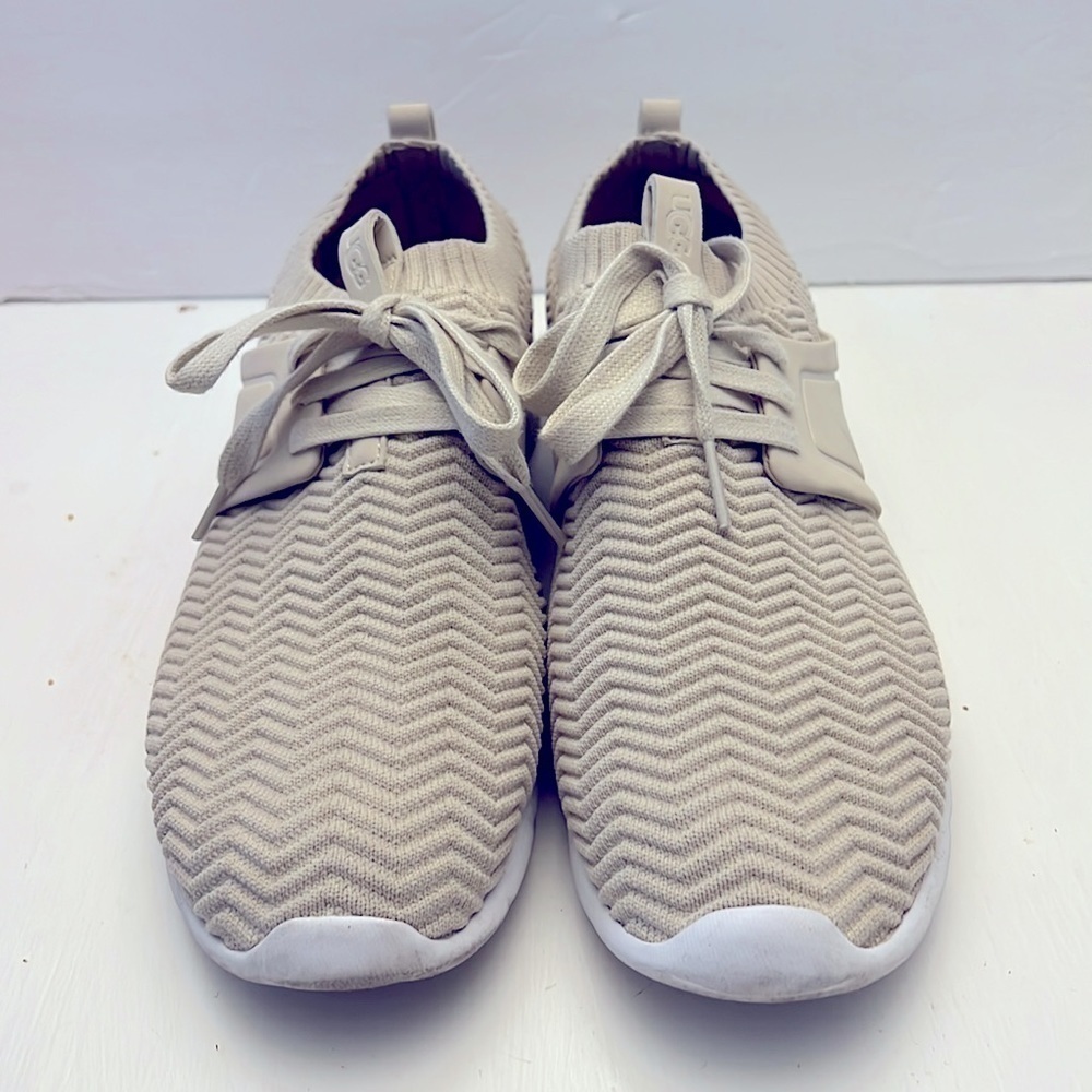UGG WIllows Knit Women’s sneakers size 10